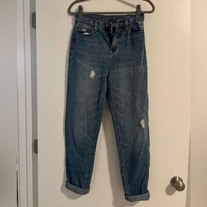 Urban Outfitters BDG 25W Mom High Rise Jeans